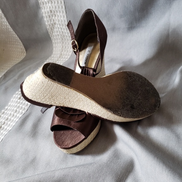 Steve Madden Chocolate brown wedges - Picture 2 of 4
